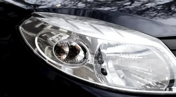 Reflektor Skoda Rapid, gotowy do wymiany żarówki H7.